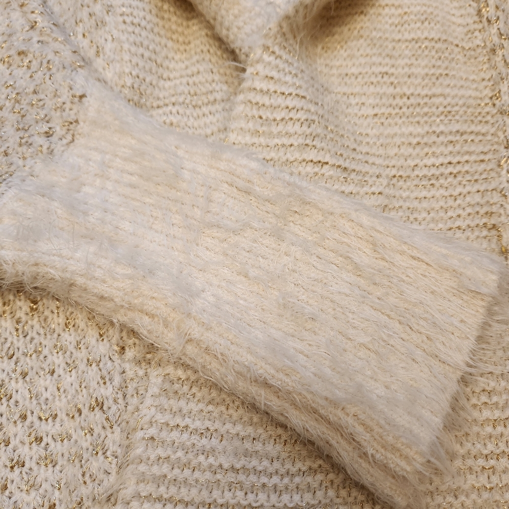 Jessica Simpson Sweater - Picture 2 of 6